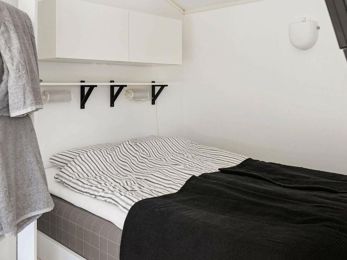 4 Person Holiday Home In Sk Rhamn Skärhamn Quarto foto